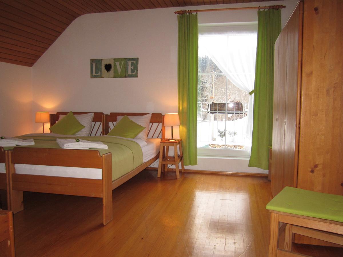Haus Holunder Weissbriach Apartment Exterior photo